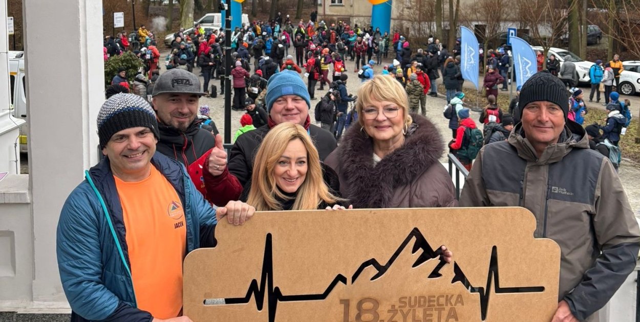 Maraton ostry jak żyleta. Szli 60 km po lodzie