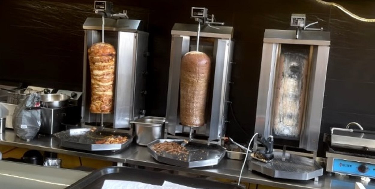 Kebson dalej ocenia wałbrzyskie przysmaki.