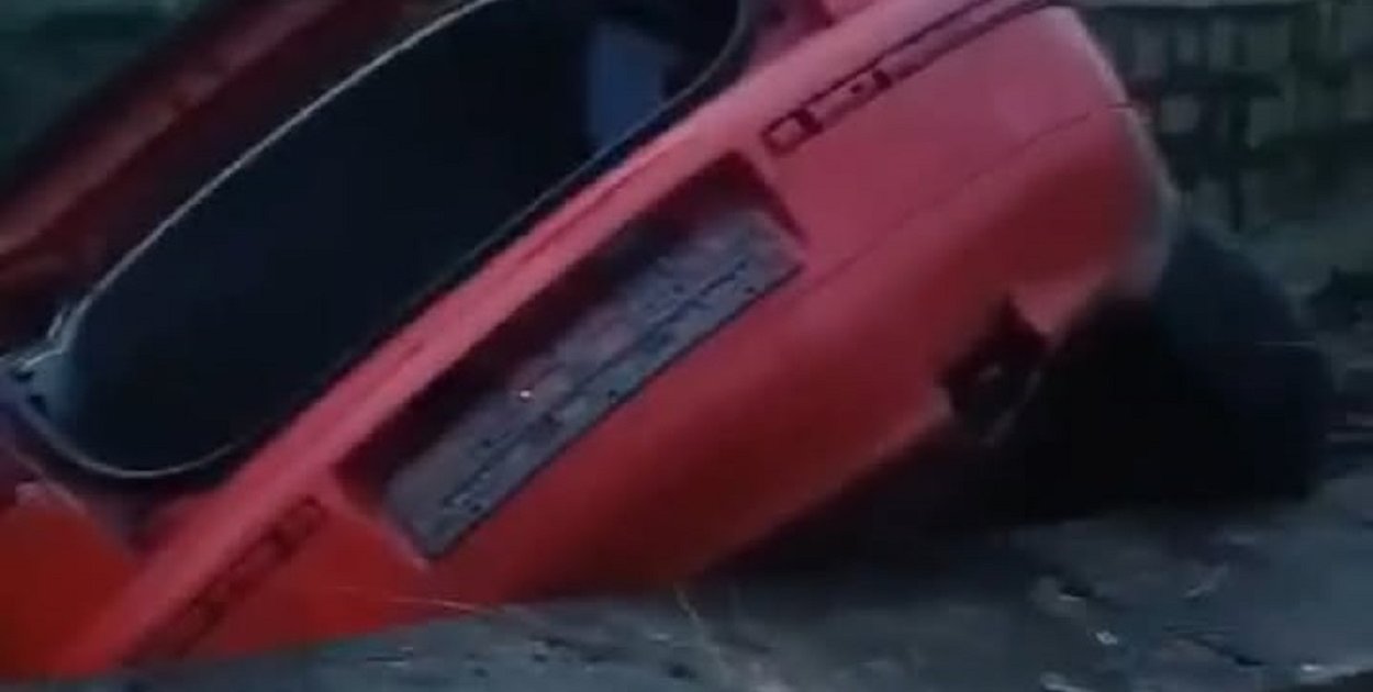 Samochód w rzece. Kierowcy nie było