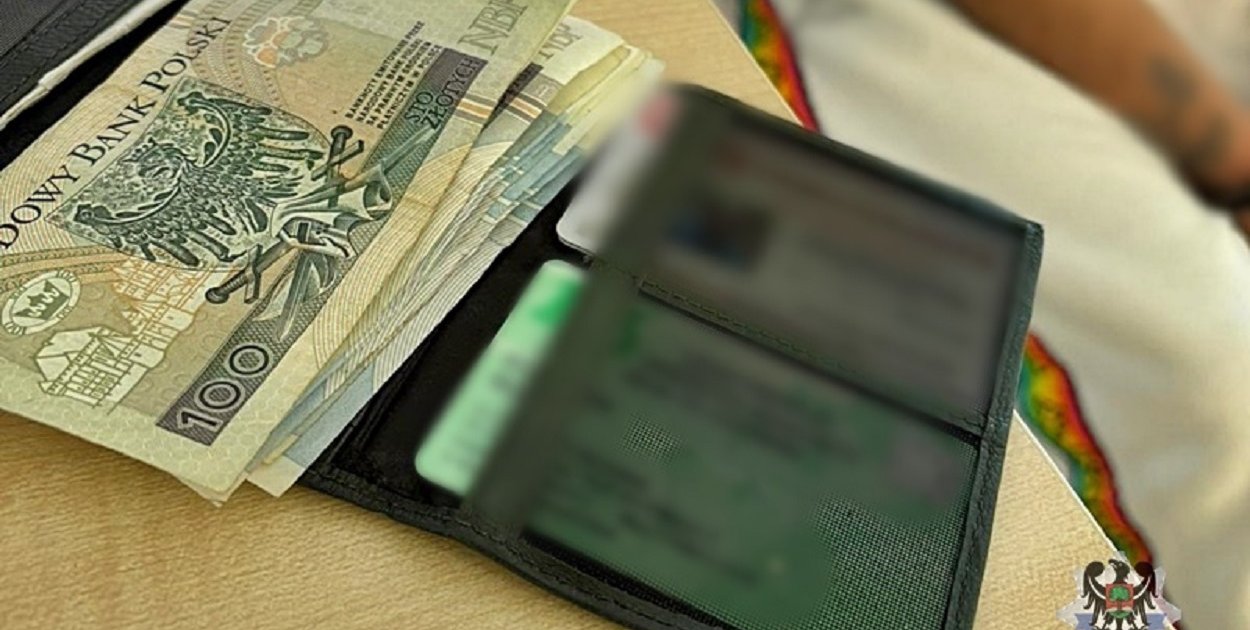 Przywłaszczył zgubiony portfel