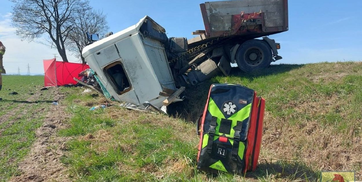 Dwie osoby nie żyją. Śmiertelny wypadek na DK35