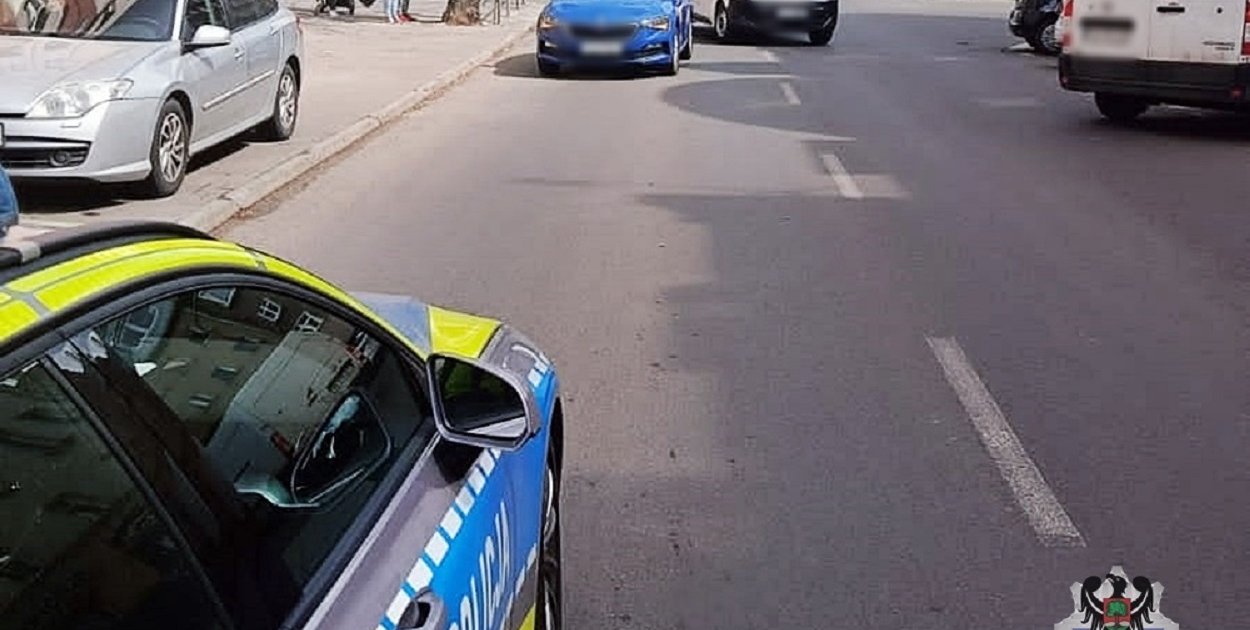 88-latka weszła prosto przed jadący samochód