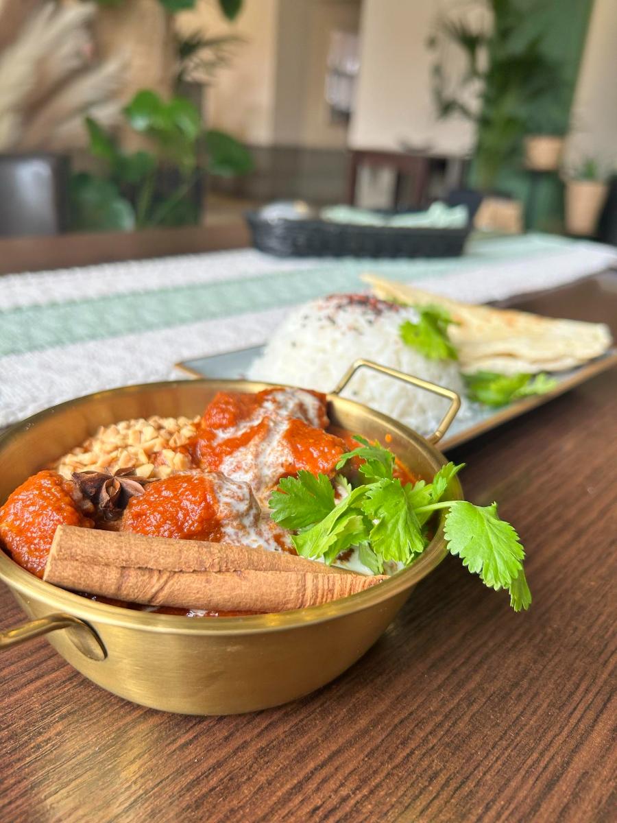 Tikka masala — kremowa i aromatyczna, przyciągająca gości nawet z Wrocławia